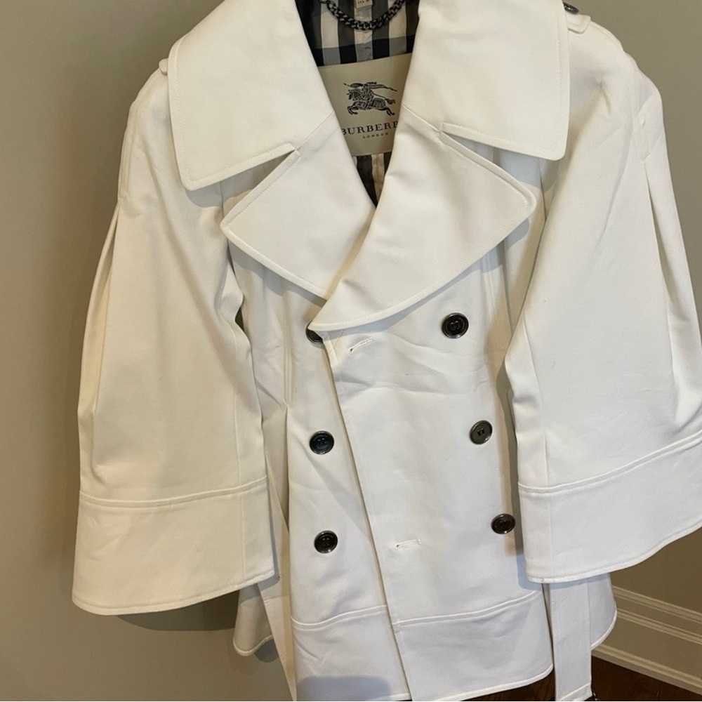 Burberry White Coat with Signature Check Lining
